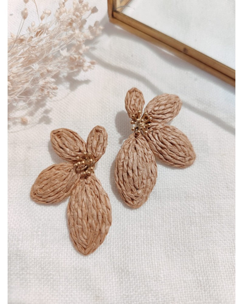 Milë Mila - Boucle d'oreille raphia fleur camel
