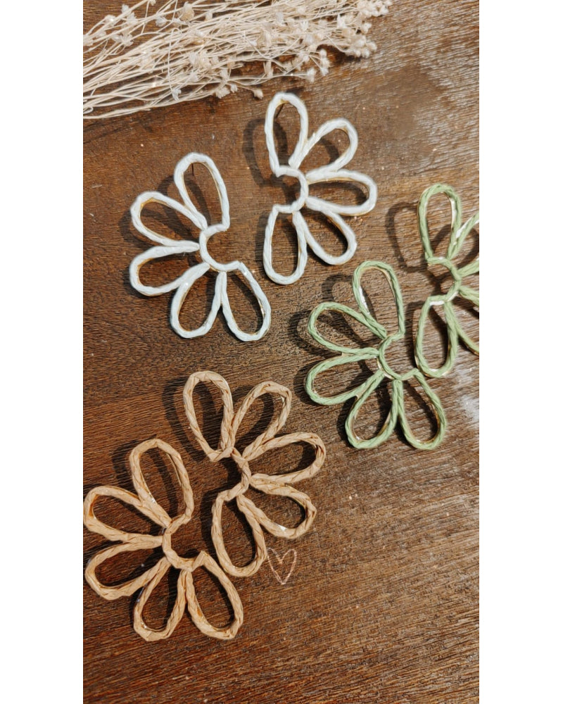 Milë Mila - Boucles d'oreilles Fleur Raphia Camel
