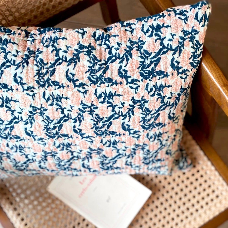 Apaches - Housse de coussin rectangulaire "Tarun" - Motif mirabelle en fil doré