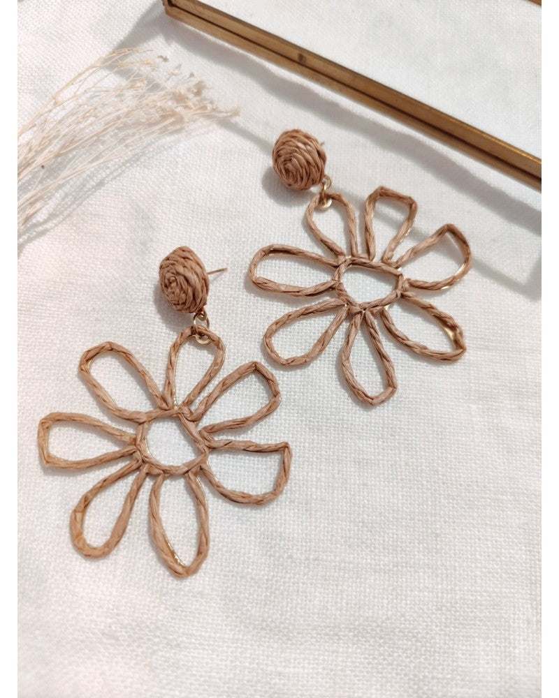 Milë Mila - Boucle d'oreille raphia fleur camel doré