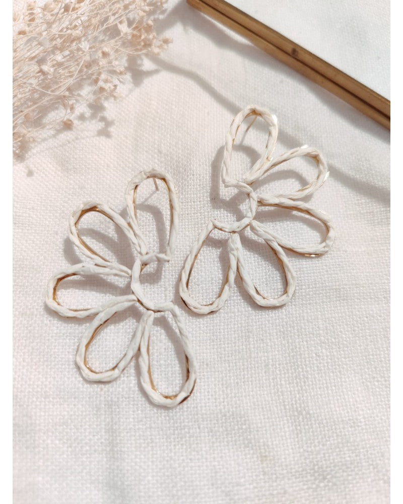 Milë Mila - Boucles d'oreilles Fleur Raphia Blanche