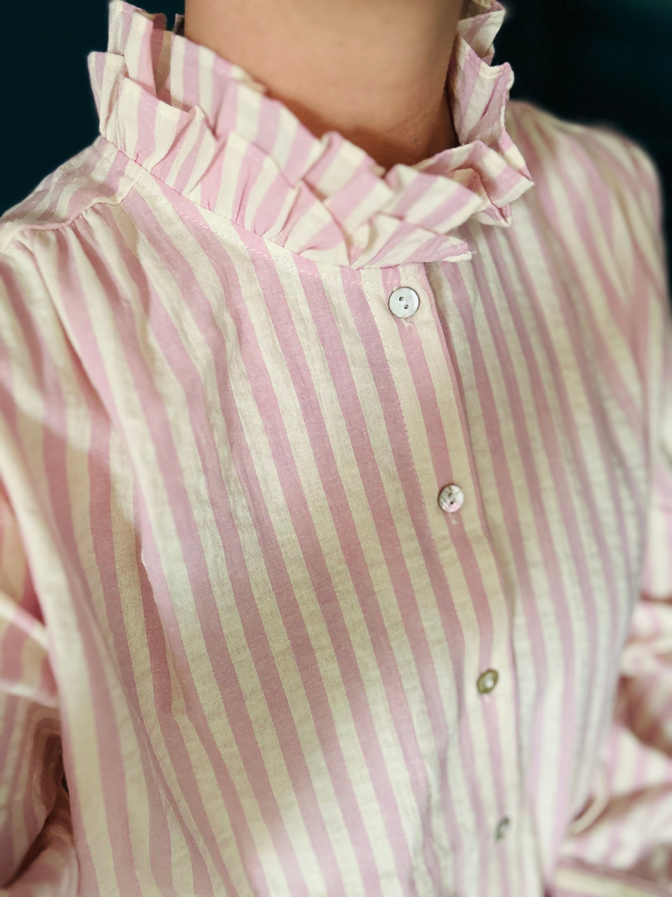 Chemise à rayures roses et blanches - Double col froufrou