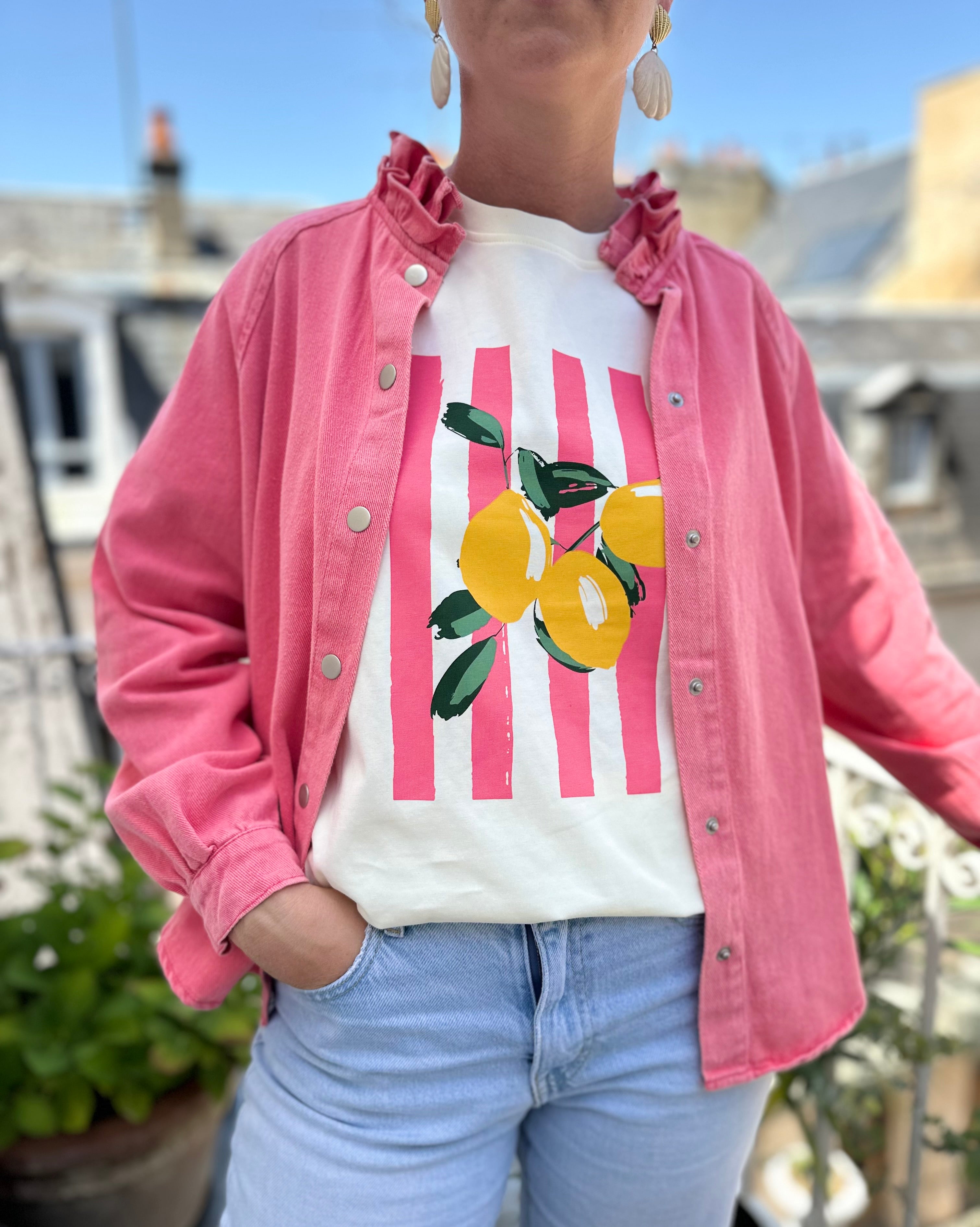 Sur chemise rose avec double col froufrou