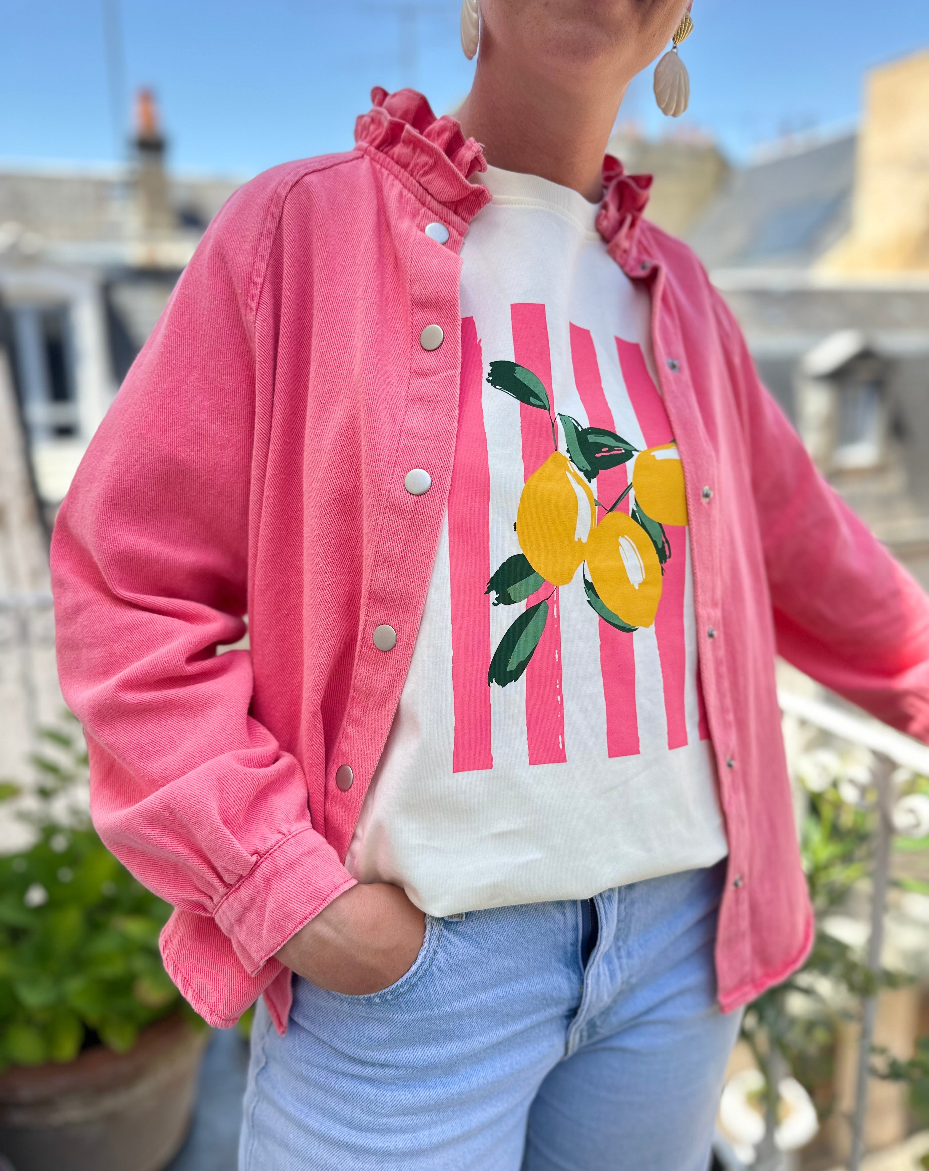 Sur chemise rose avec double col froufrou