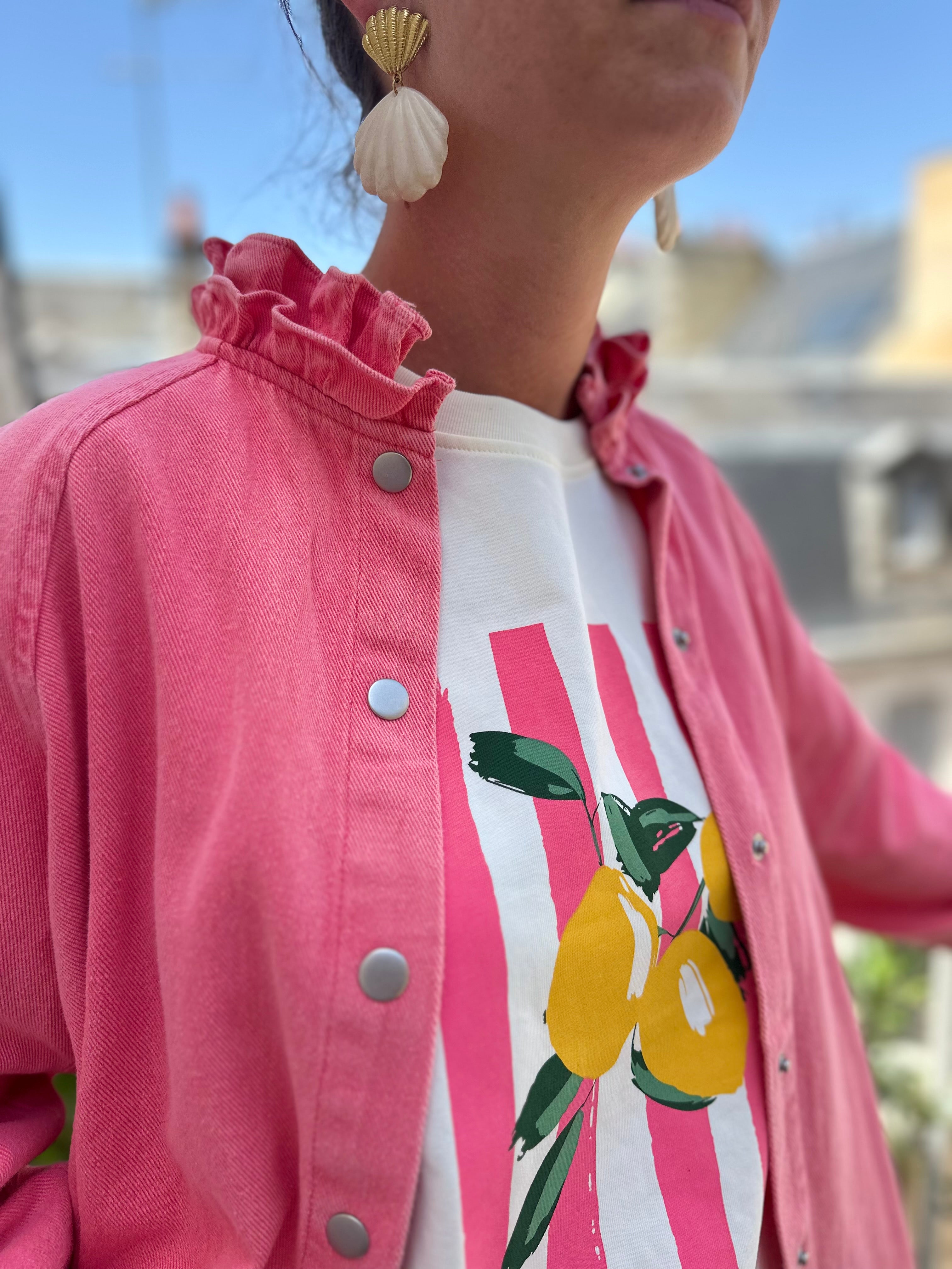 Sur chemise rose avec double col froufrou