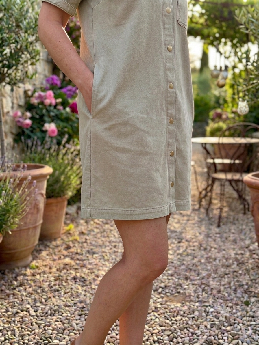 Robe kaki avec double col froufrou