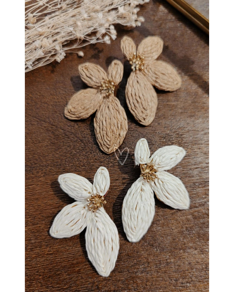 Milë Mila - Boucle d'oreille raphia fleur camel